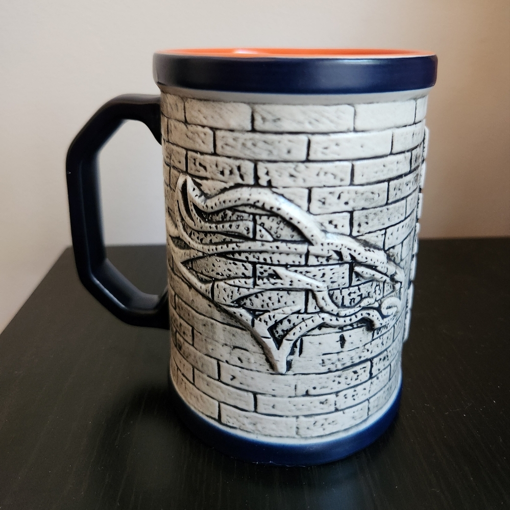Denver Broncos 3D Mug Officially NFL Licensed Product 2013 - Picture 3 of 5